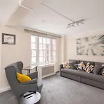 2-Bed Marylebone Apartment With Concierge & Private Elevator - Next To Oxford Street, Selfridges & Hyde Park